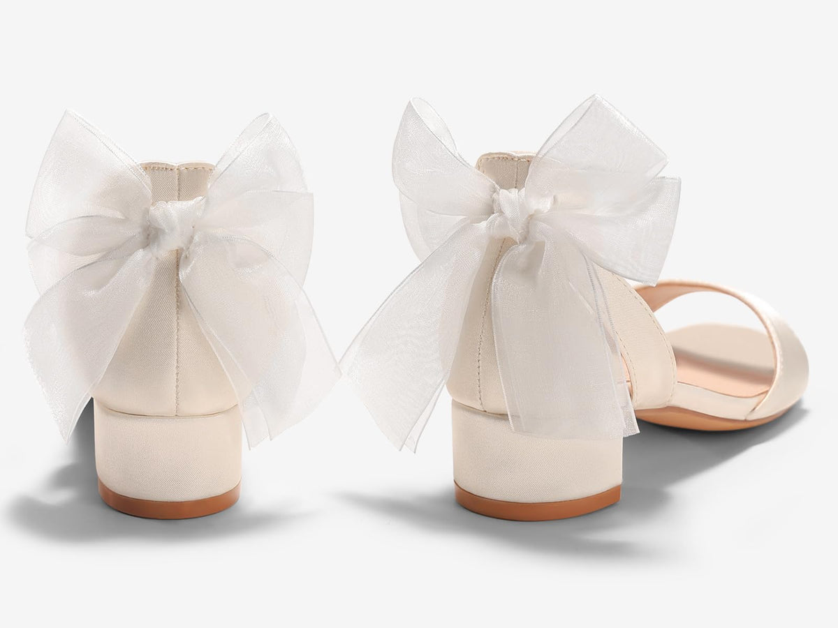 Coutgo Girls Dress Shoes Sandals Chunky Low Heels Bow Ankle Strap Flower Girl Wedding Party Shoes for Little Kids, White, Size 1Coutgo Girls Dress Shoes Sandals Chunky Low Heels Bow Ankle Strap Flower Girl We…