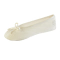 isotoner with Bow, Suede Sole, White, Medium / 6.5-7.5 US