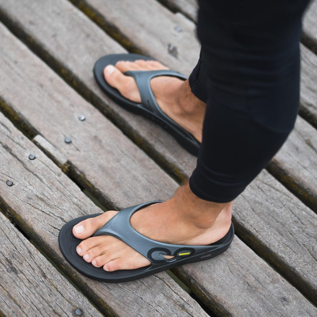 OOFOS mens Ooriginal Sport Sandal